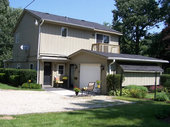 2319 Riverview Ave, Fox River Grove, IL 60021