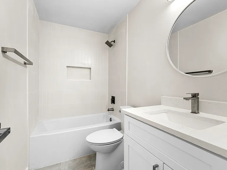 4506 Dorsett Oaks Cir — Photo 14