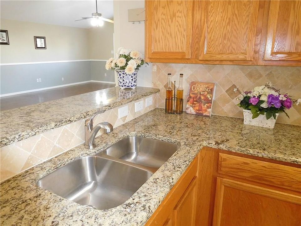 1st image of 3917 Acorn Ln