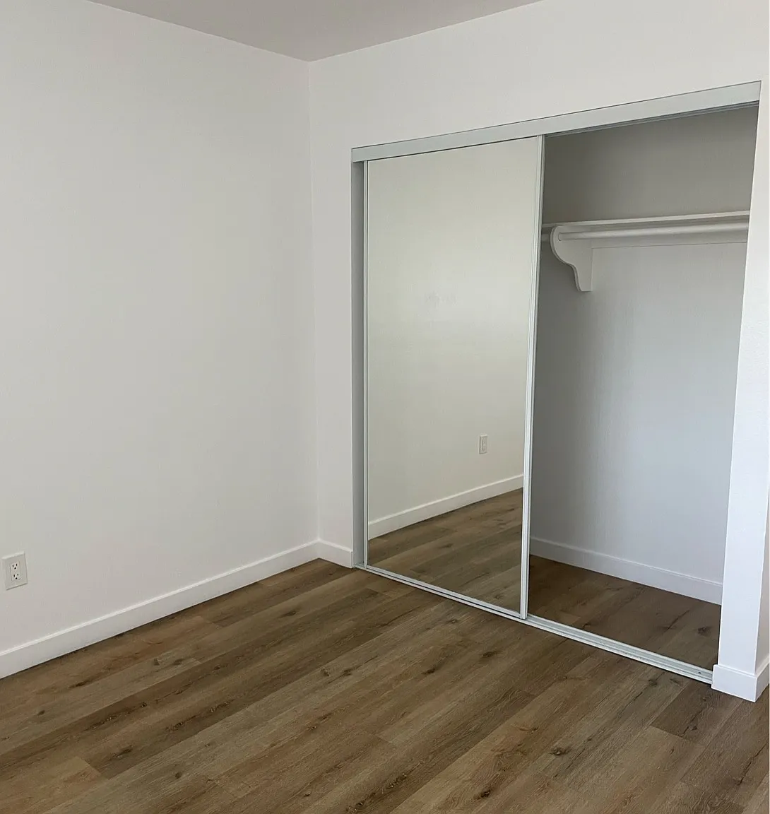 3 bed, 1204 sqft, $3,295 — Photo 4
