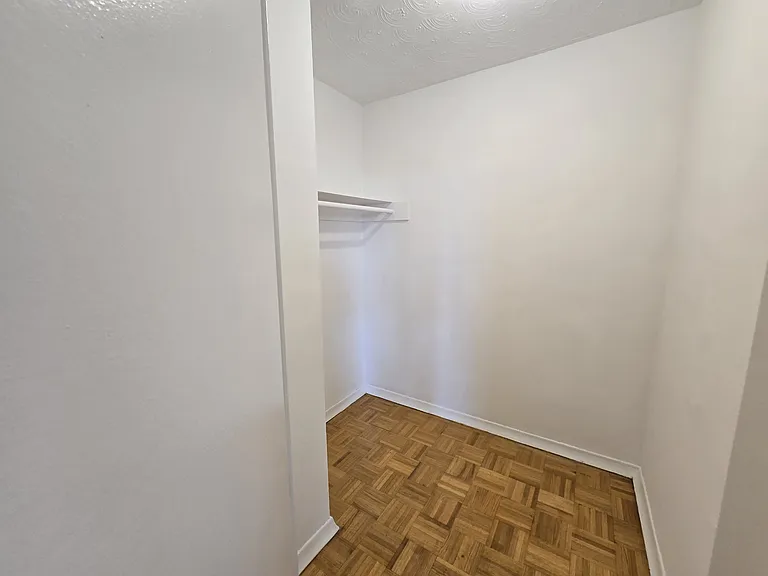 5950 Bathurst St #709 — Photo 1