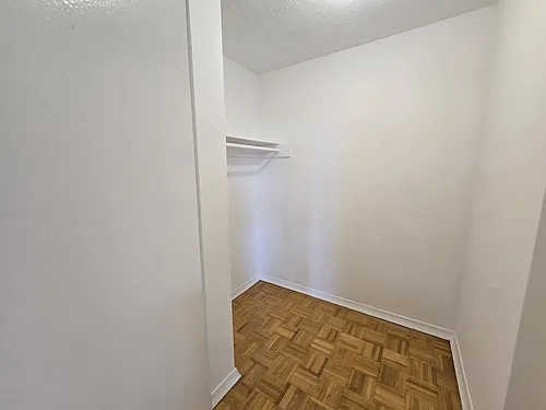 5950 Bathurst St #709 Photo 1
