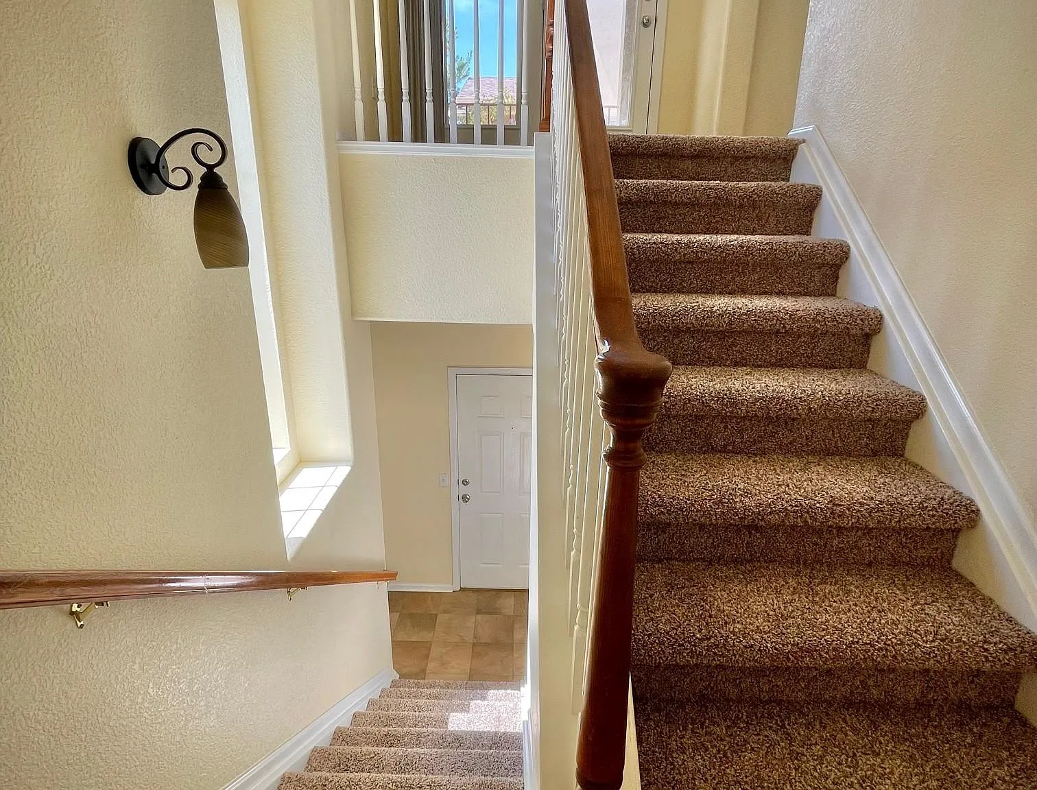 2 bed, 2.5 bath, 1576 sqft, $2,600 — Photo 4