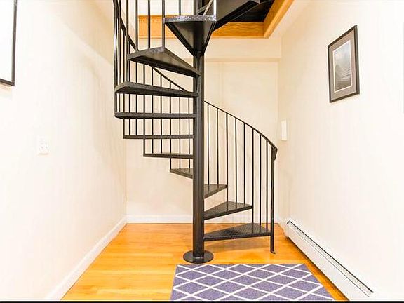 3rd image of 22 Euston St #2B