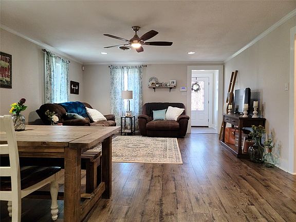 4th image of 307 W Live Oak St