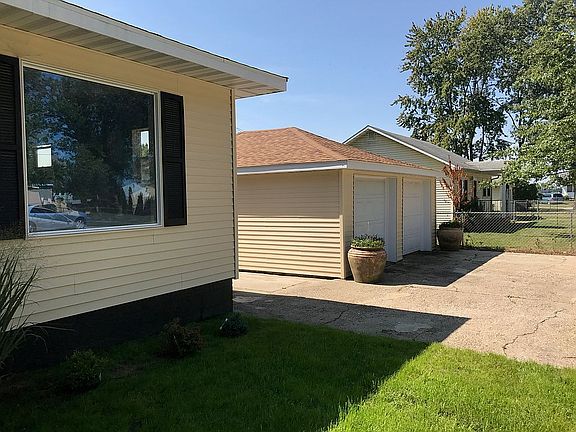 2-car garage/workshop