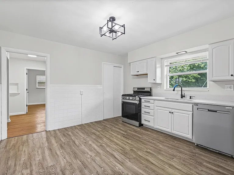 10325 Lookaway Dr — Photo 27