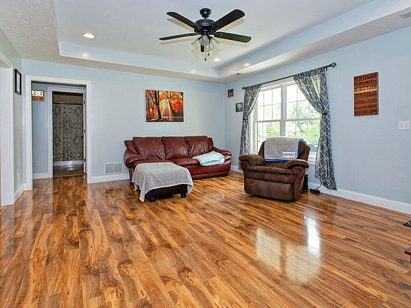 4th image of 181 Peabody Loop