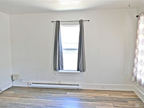5th image of 110 W Pleasant Ave