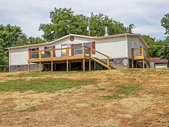 2nd image of 1213 SW Spruce Dr