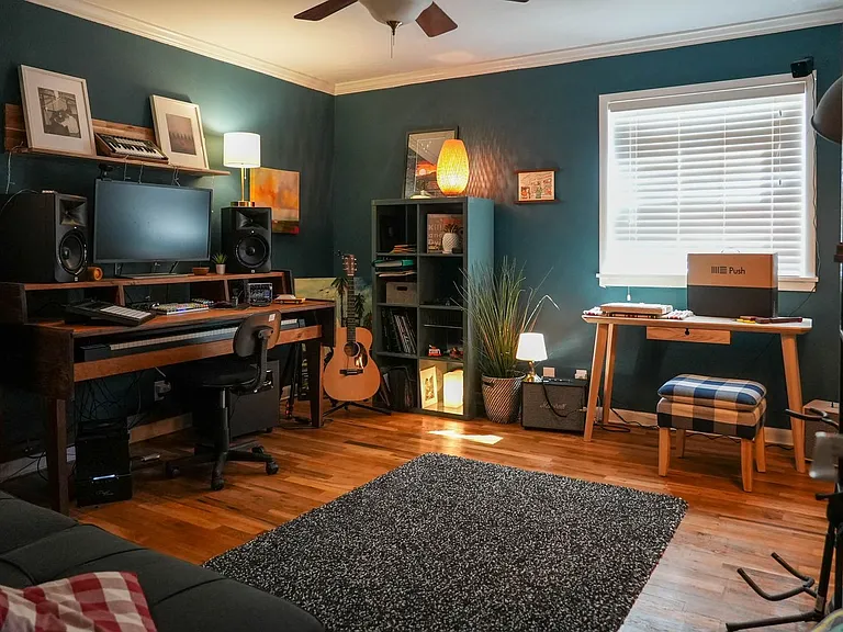 805 W Christopher Dr — Photo 17