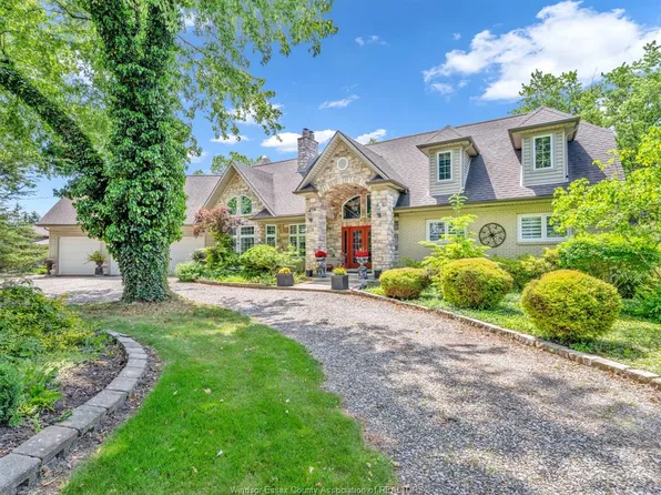 8355 Broderick Rd, Lasalle, ON N9H 0H1