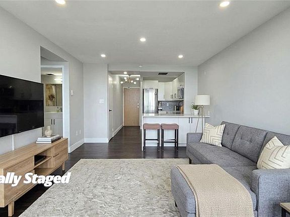 2nd image of 150 Charlton Ave E #3003