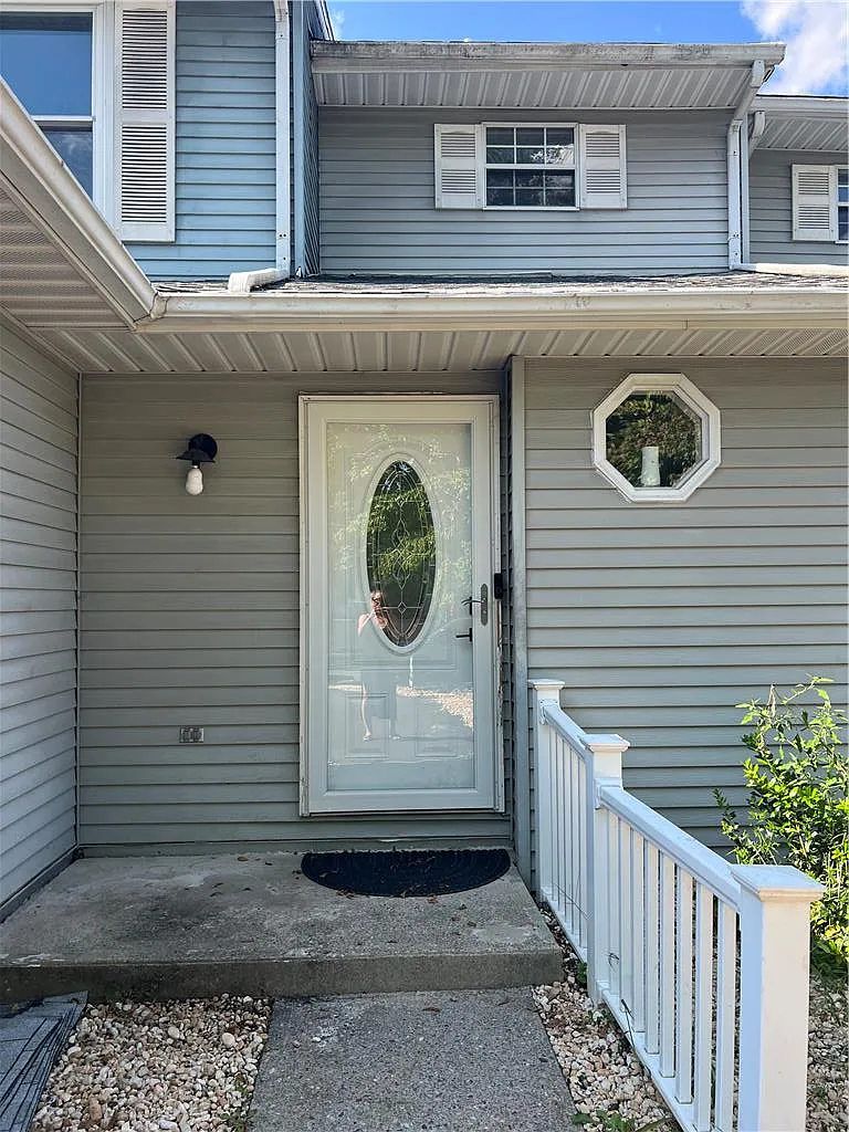 3 bed, 2.5 bath, 1866 sqft, $2,700 — Photo 2