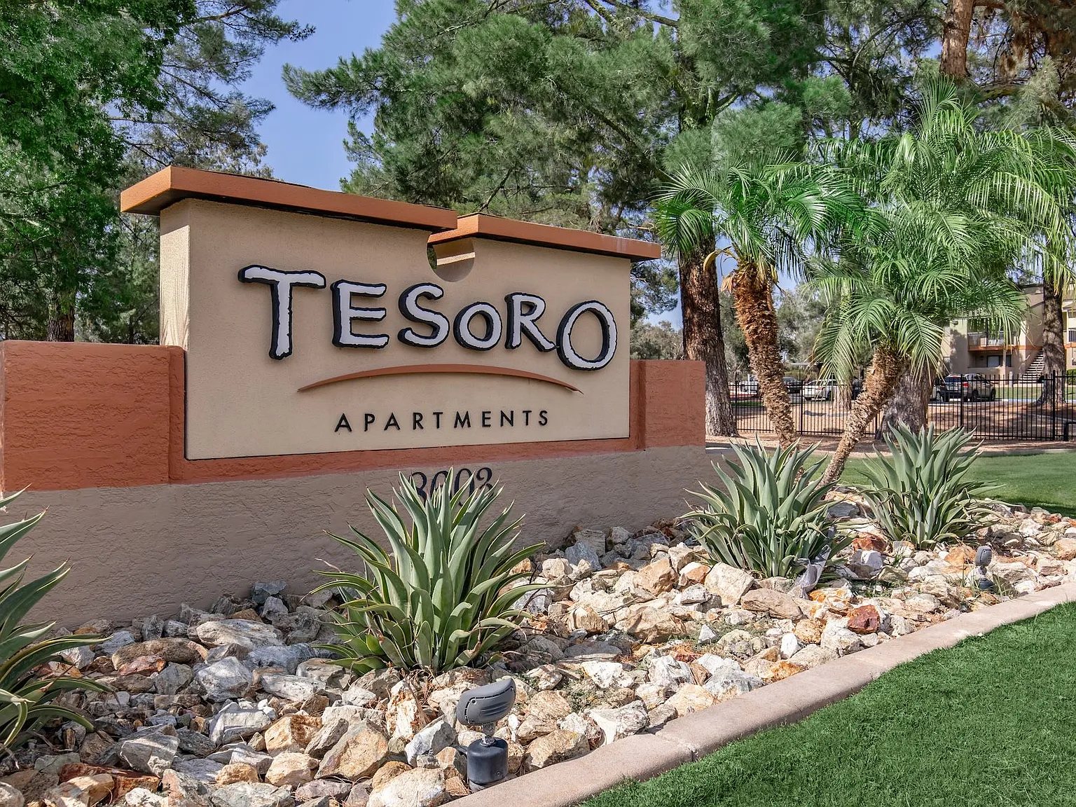 Tesoro Apartments — Photo 3