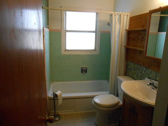 4th image of 802 Chatham Dr