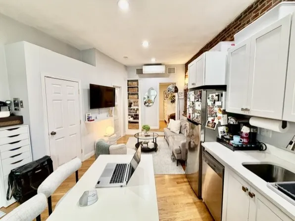392 Commercial St #1, Boston, MA 02109