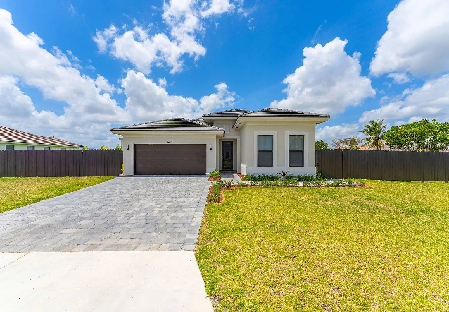 1 bed, 1.0 bath, 2088 sqft, $2,000 — Photo 1