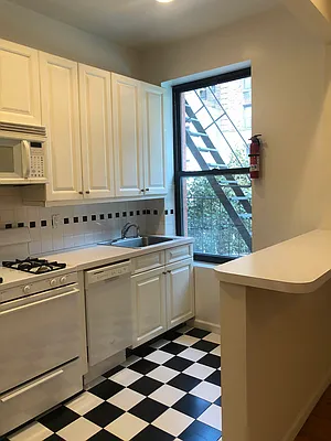 Rented by CitySites Real Estate Group | media 22