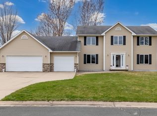 905 Horizon Cir, Belle Plaine, MN 56011