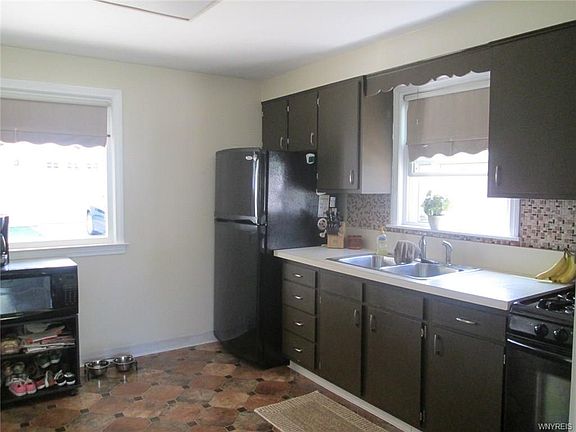 4th image of 5027 Chapman Pkwy