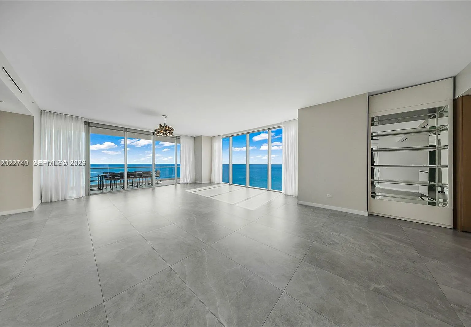 Turnberry Ocean Club — Photo 4