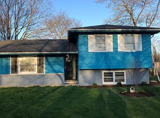 913 S Naperville Rd, Wheaton, IL 60189