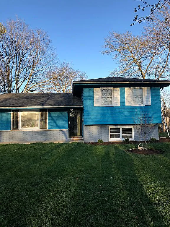 913 S Naperville Rd photo 1