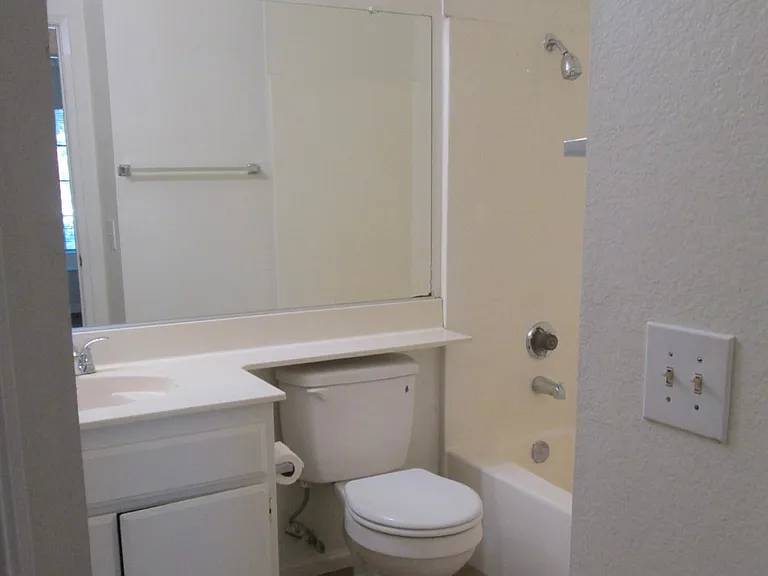 824 Ashley Way — Photo 11