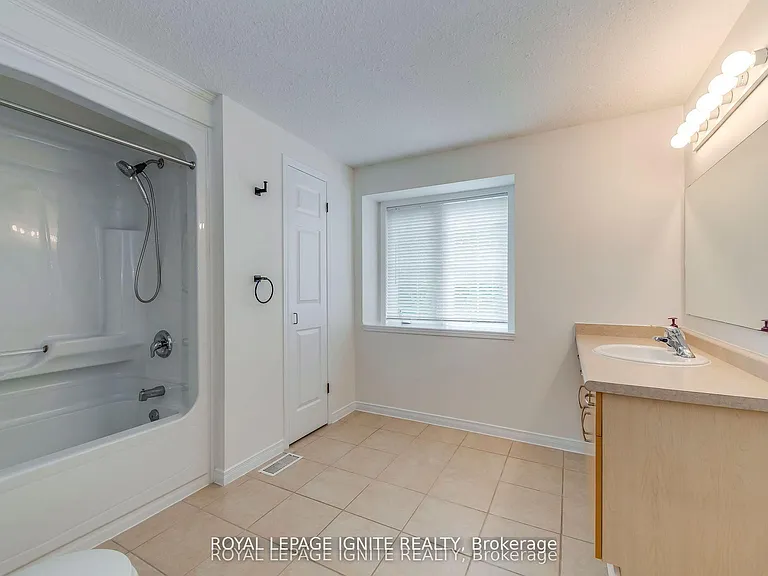 64 Templewood Dr — Photo 31