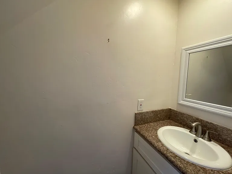 422 Grand Ave #A — Photo 8