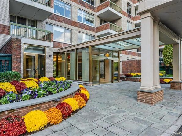 100 Hilton Ave Unit 806