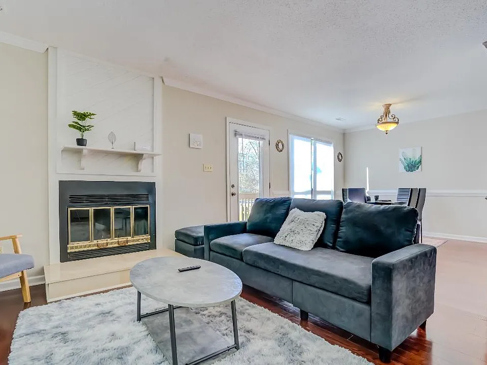 618 Applecross Dr