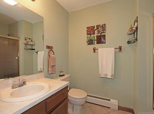 37 High St, Windsor, CT 06095