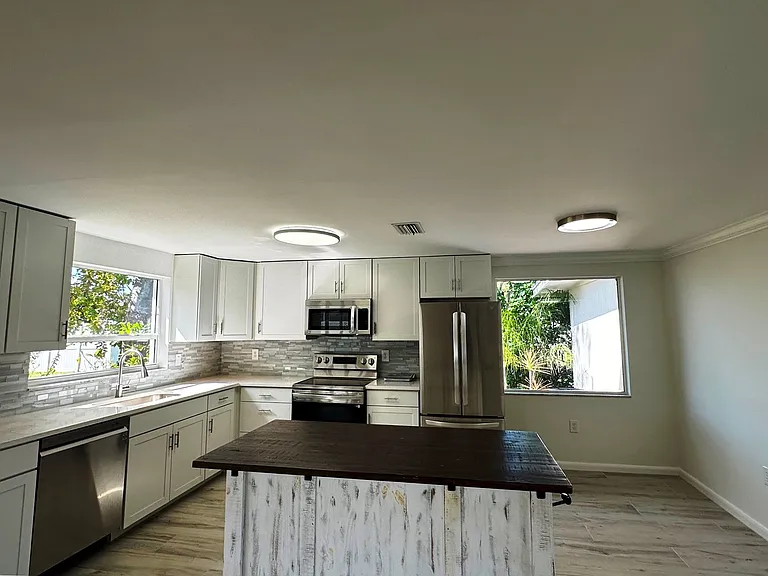 812 Bayview Dr — Photo 13