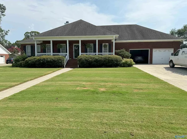 137 Lovvorn Ln, Huntsville, AL 35806