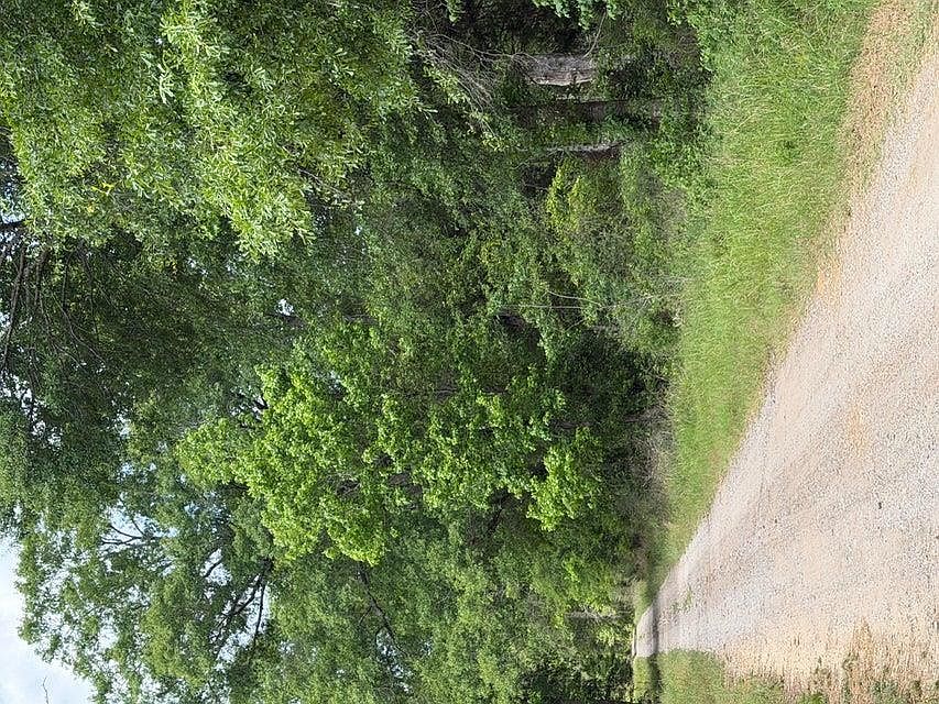 2nd image of 1000 Highway 1147