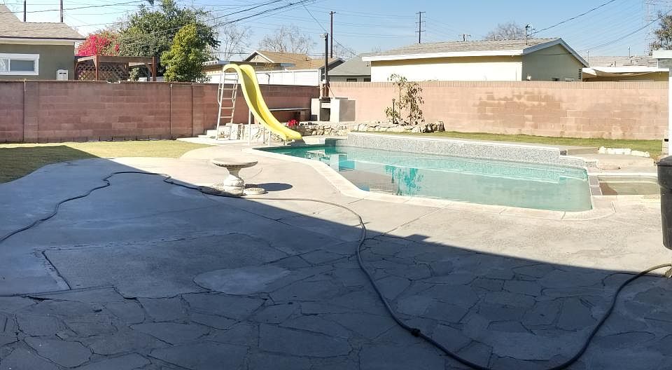 2nd image of 6919 Seaborn St