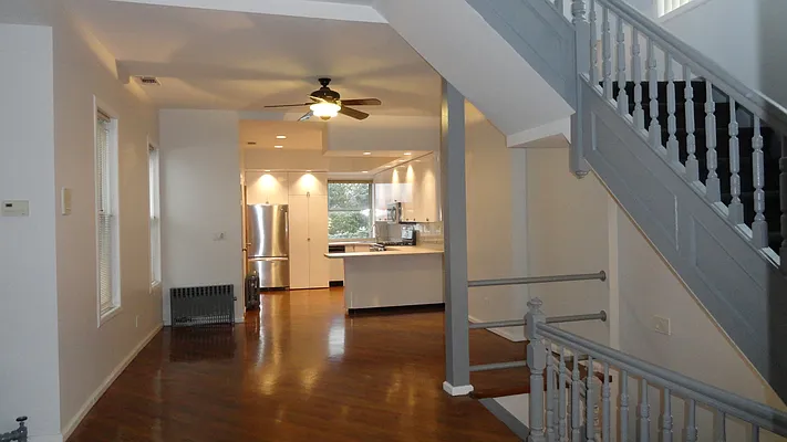 Rented by Halvatzis Realty | media 2