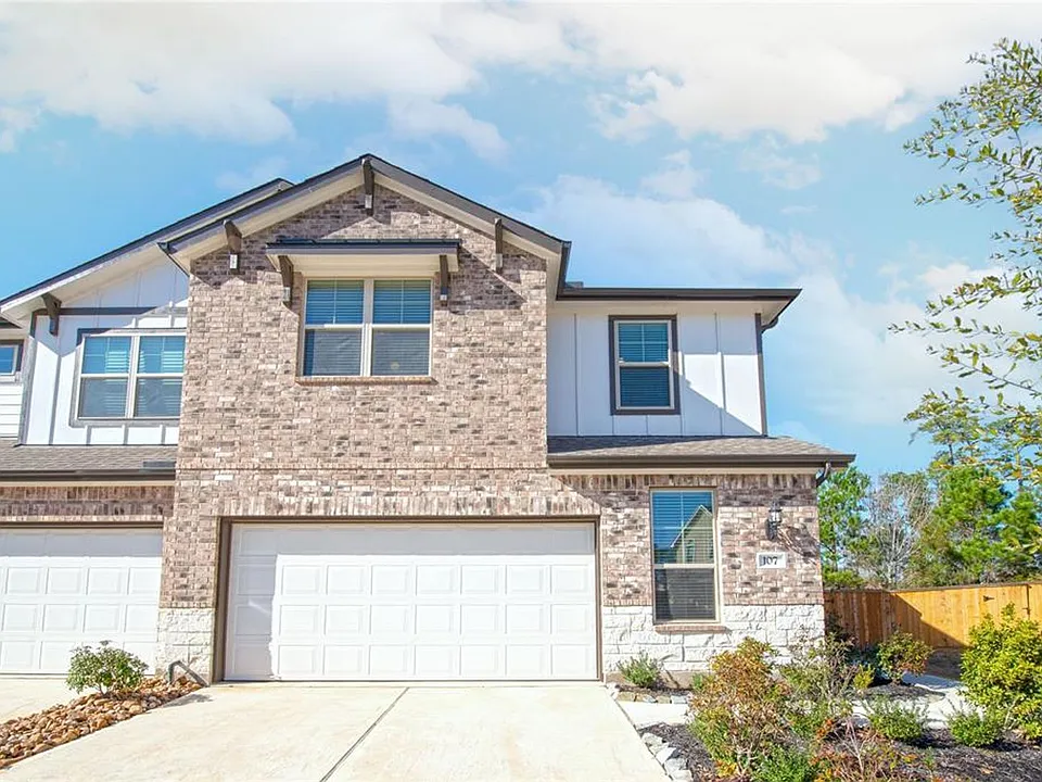 107 Silver Sky Ct