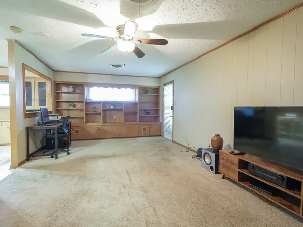 1702 Ivie Lee St, Baytown, TX 77520