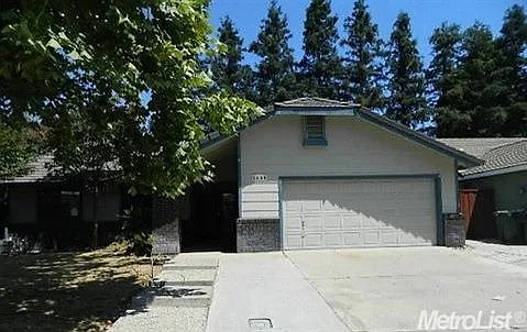 2405 Crocker Ln photo 1
