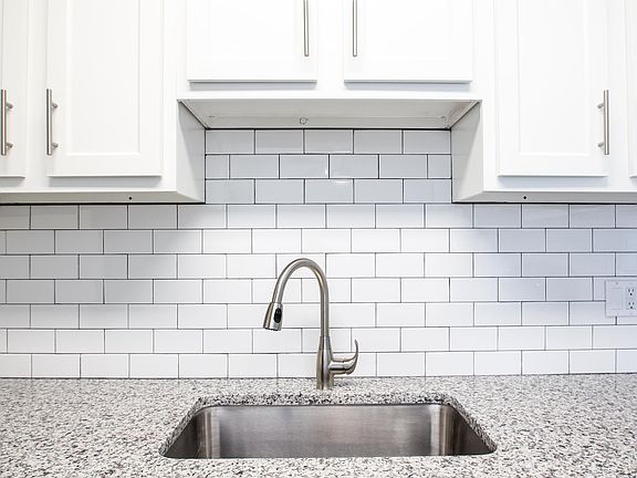 3rd image of 1426 Berrier St APT 3