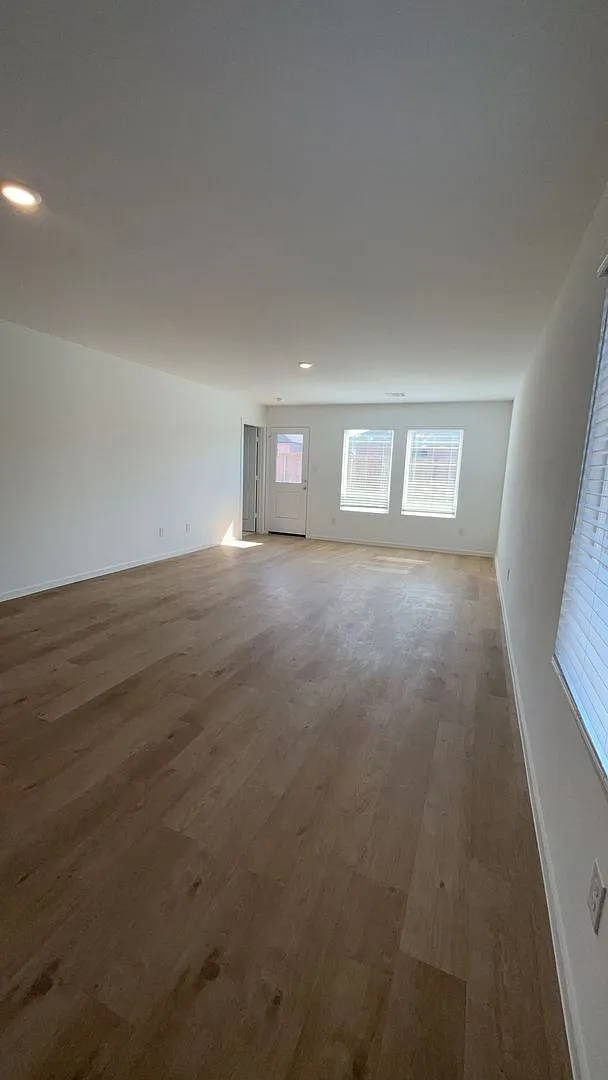 Brand New 3 Bedroom Home in Edmond — Photo 2