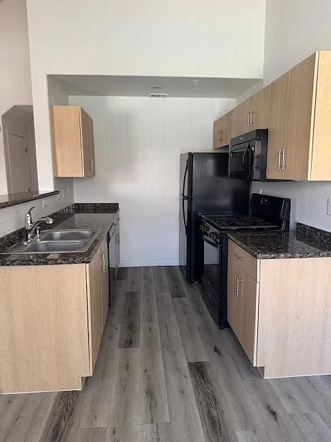 2 bed, 2.5 bath, 1000 sqft, $1,849 — Photo 3