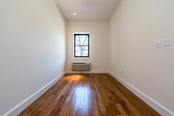 Rented by Nooklyn NYC LLC | media 118