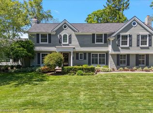 135 Clifton Rd, Bloomfield Hills, MI 48301