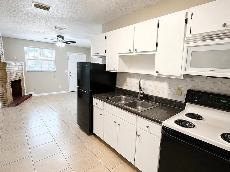 8067 Parental Cir — Photo 9