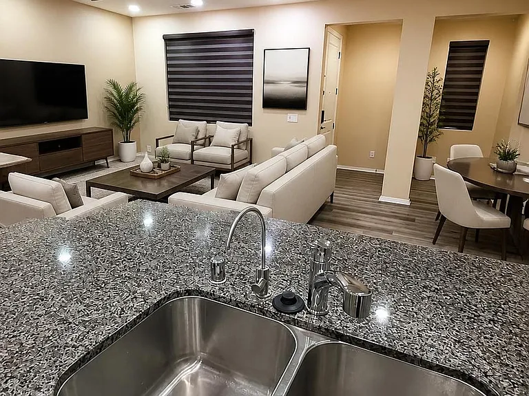 2818 E Berry Loop Privadounit #67 — Photo 3