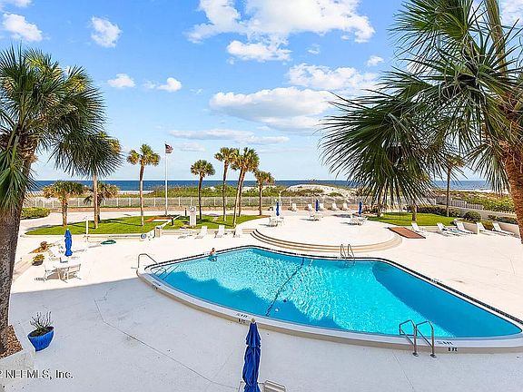 3rd image of 1601 Ocean Dr #807